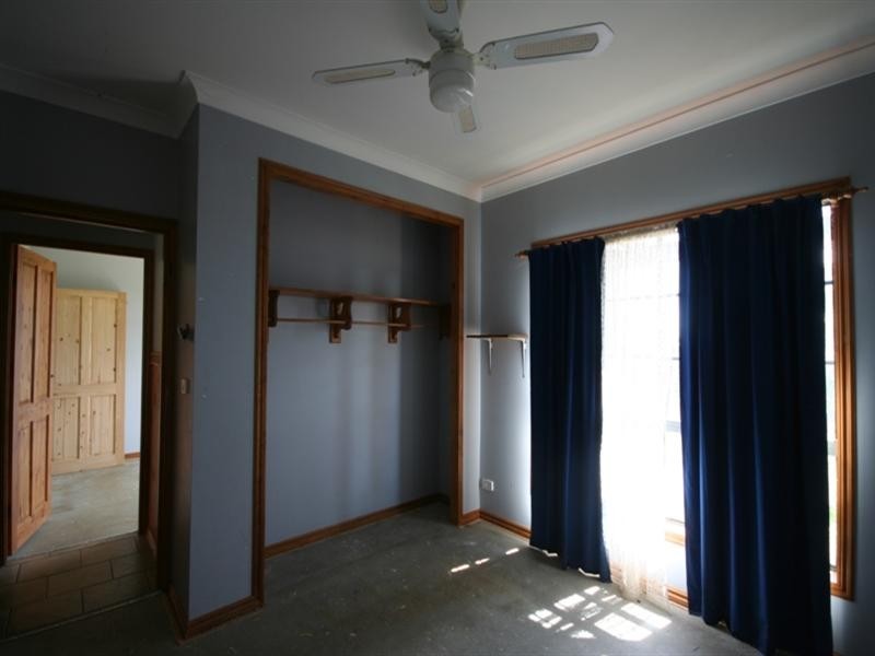 63 Marks Crescent, Oberon NSW 2787