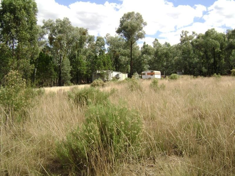 8 White Horse Road, Cowra NSW 2794