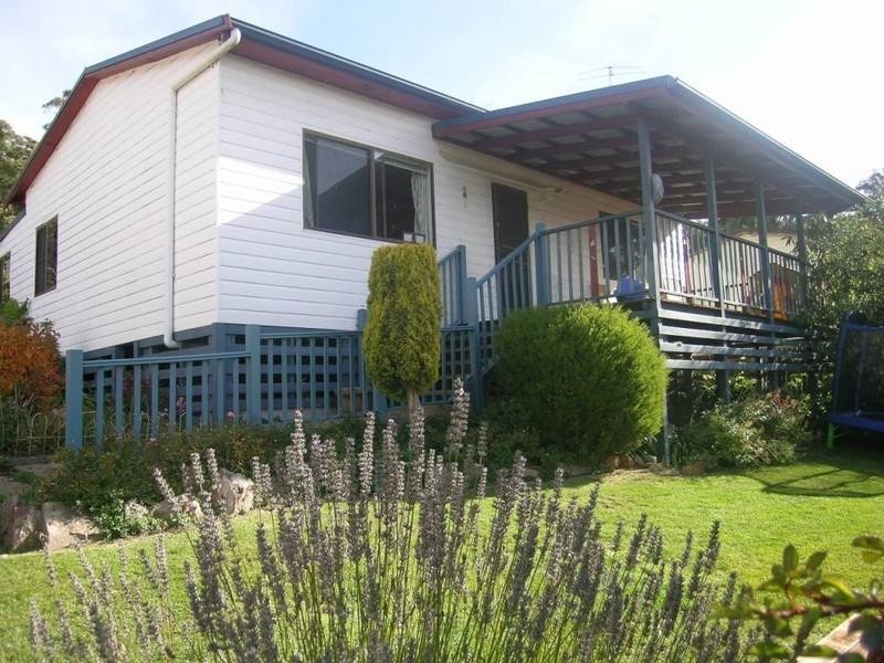 8 Jenolan Street, Oberon NSW 2787