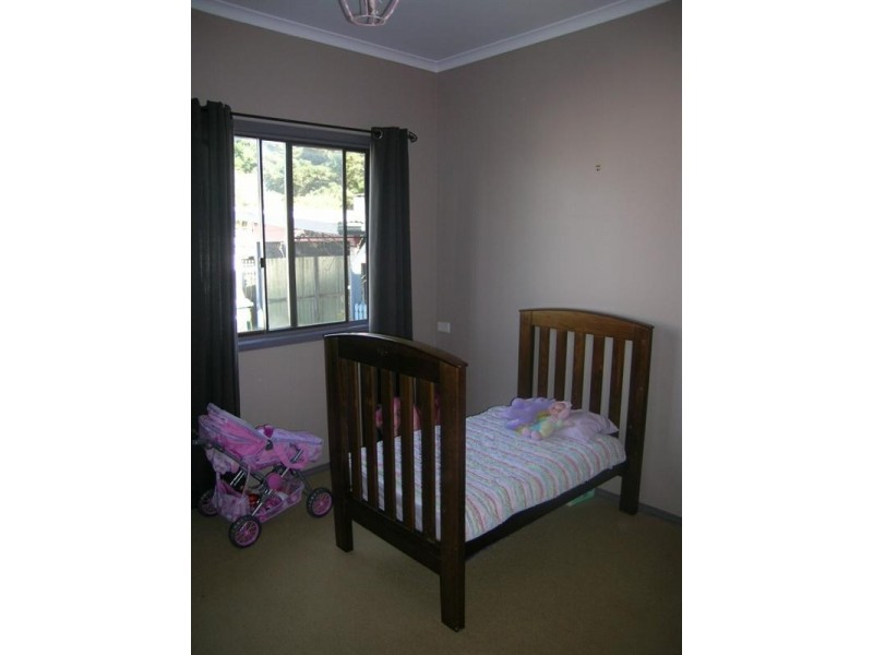 8 Jenolan Street, Oberon NSW 2787
