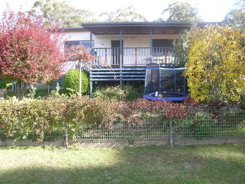 8 Jenolan Street, Oberon NSW 2787
