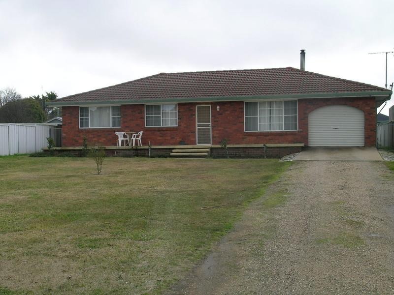 123 Curtis Street, Oberon NSW 2787