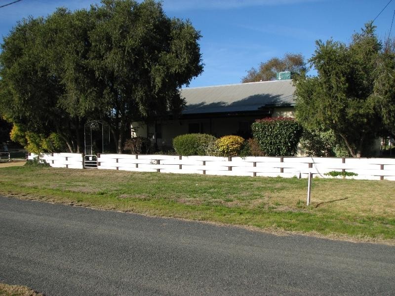 37 Redbank Street, Greenethorpe NSW 2809