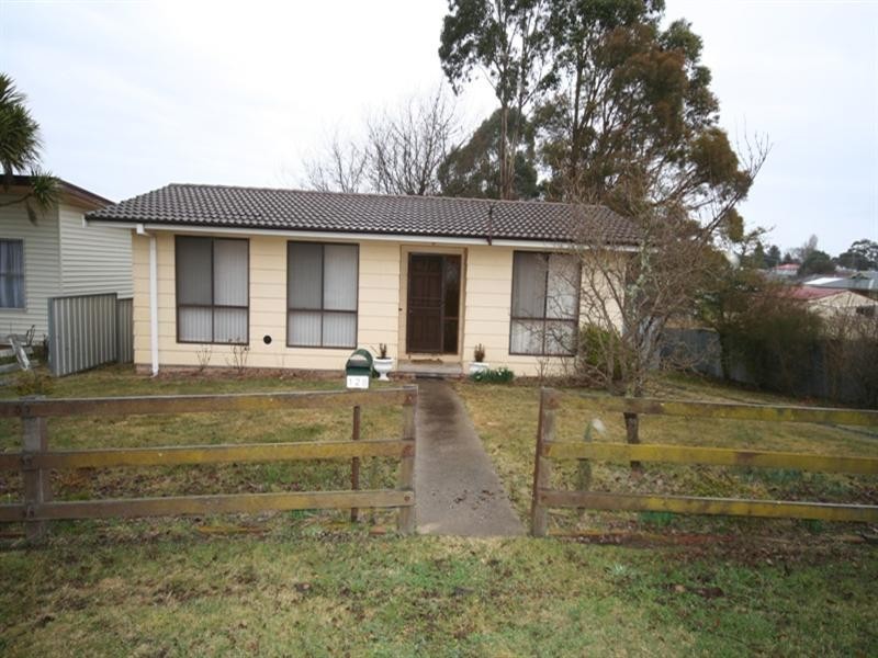 128 Curtis Street, Oberon NSW 2787