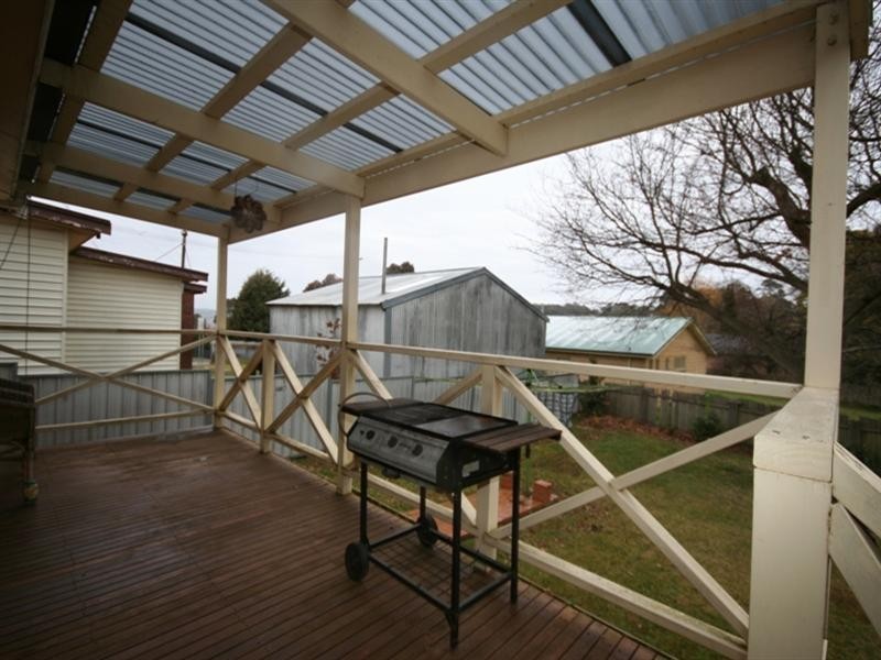 128 Curtis Street, Oberon NSW 2787
