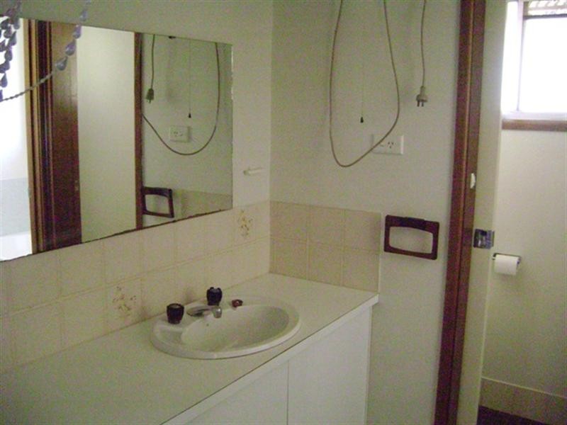 9 Crescent Street, Koorawatha NSW 2807