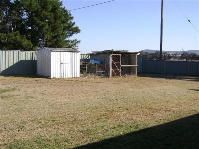 9 Crescent Street, Koorawatha NSW 2807