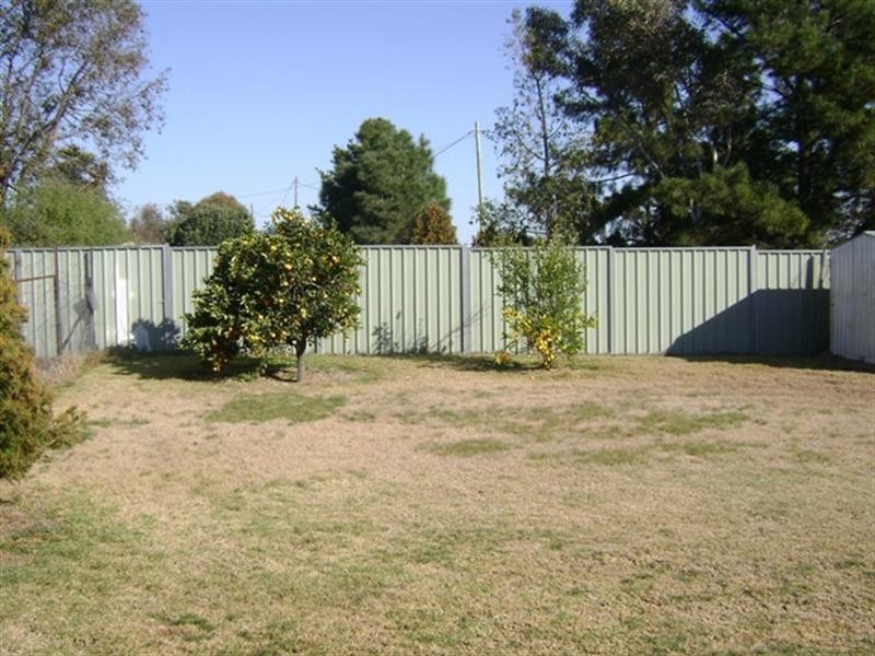 9 Crescent Street, Koorawatha NSW 2807