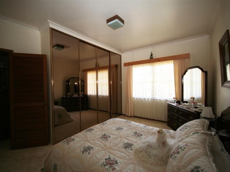 13 Cook Street, Oberon NSW 2787