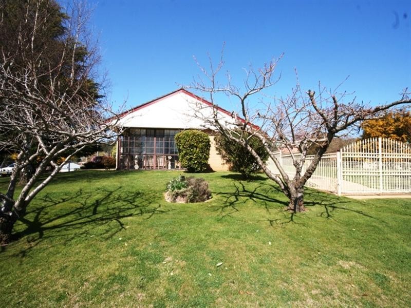 13 Cook Street, Oberon NSW 2787