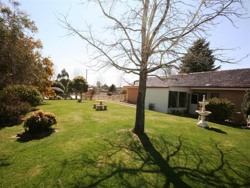 13 Cook Street, Oberon NSW 2787