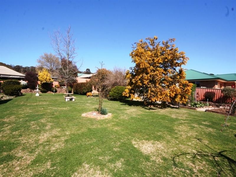 13 Cook Street, Oberon NSW 2787