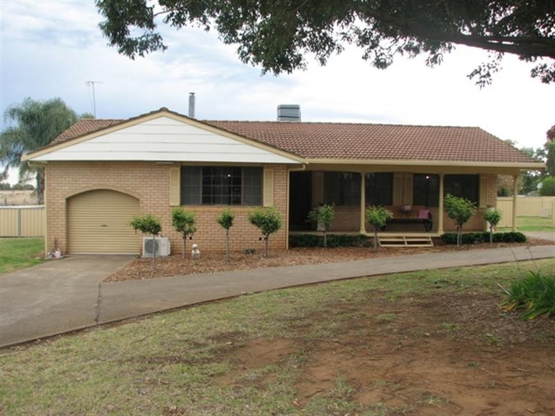 16 Thurburn Street, Wattamondara NSW 2794