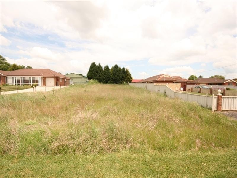 14 Herborn Street, Oberon NSW 2787