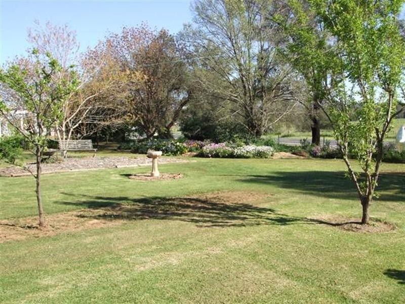 2 East Street, Gooloogong NSW 2805