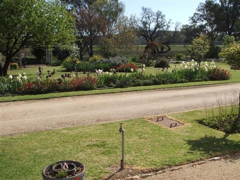 2 East Street, Gooloogong NSW 2805