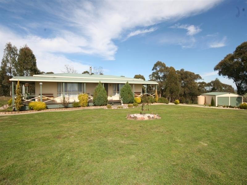 69 Marks Crescent, Oberon NSW 2787