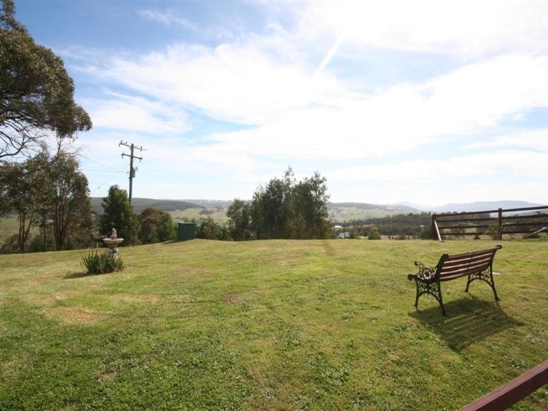 69 Marks Crescent, Oberon NSW 2787