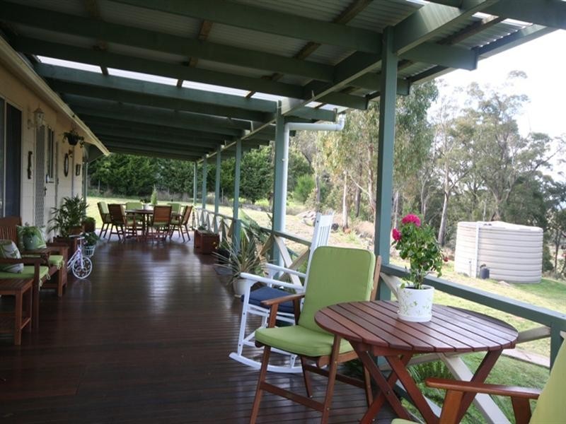 69 Marks Crescent, Oberon NSW 2787