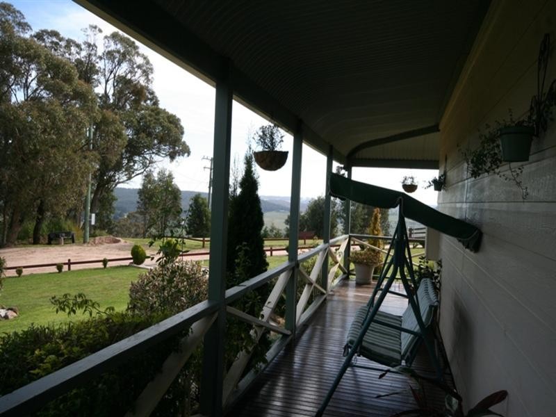 69 Marks Crescent, Oberon NSW 2787