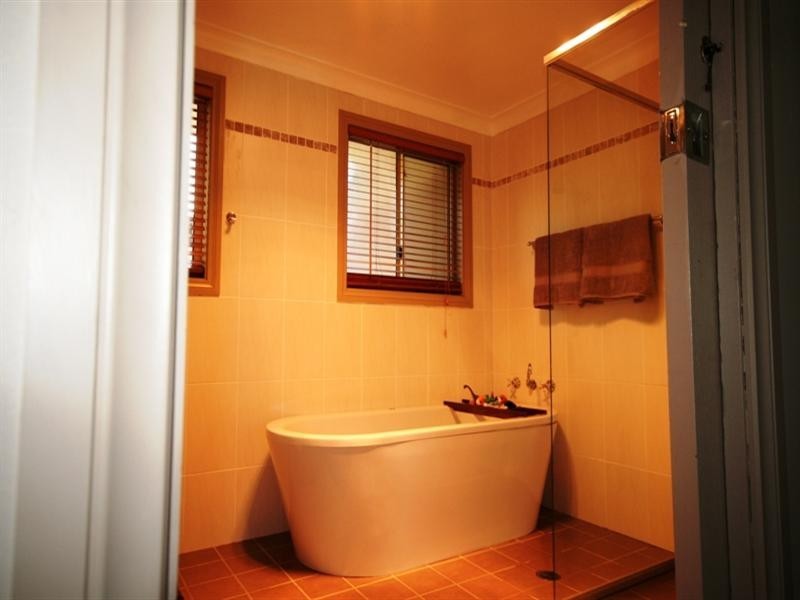 9 Blenheim Avenue, Oberon NSW 2787
