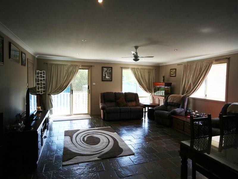 9 Blenheim Avenue, Oberon NSW 2787