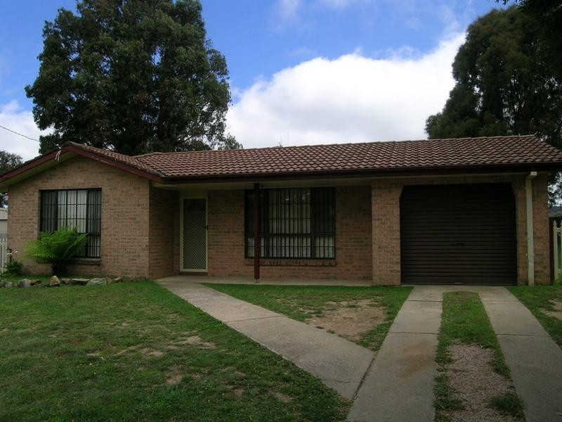 12 Dr Perkins Crescent, Oberon NSW 2787