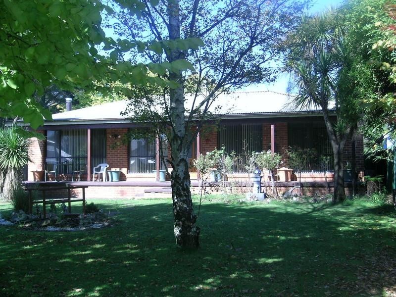 14 Carrington Avenue, Oberon NSW 2787