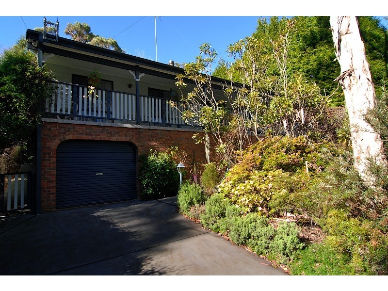 17 Marmion Road, Leura NSW 2780