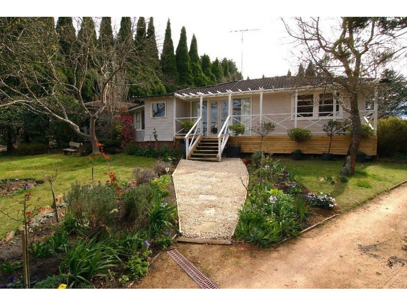 28 Valley Road, Wentworth Falls NSW 2782