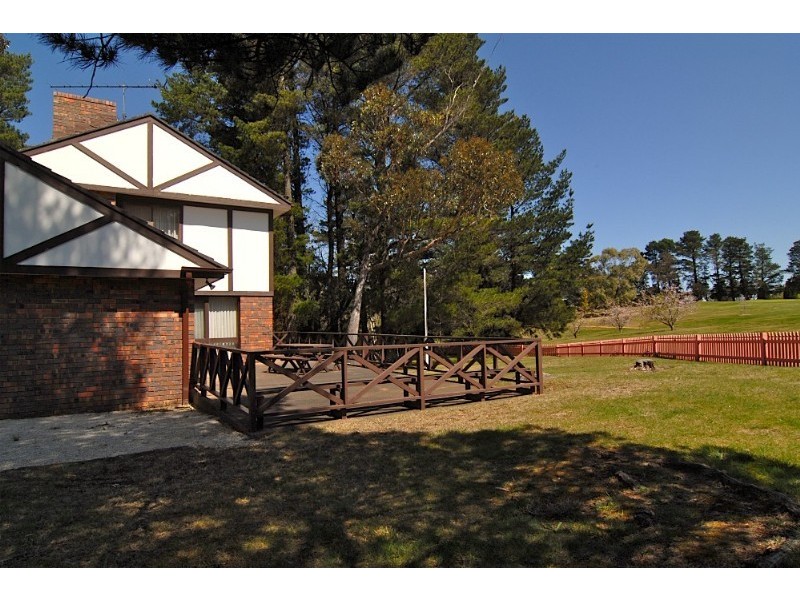 17 Sublime Point Road, Leura NSW 2780
