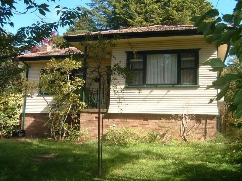 9 Gladstone Road, Leura NSW 2780