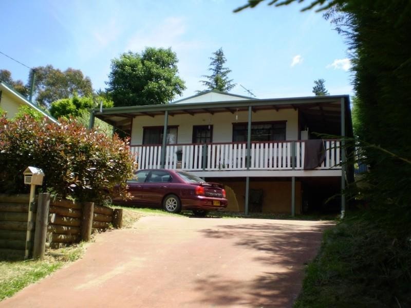 38 Flora Street, Wentworth Falls NSW 2782