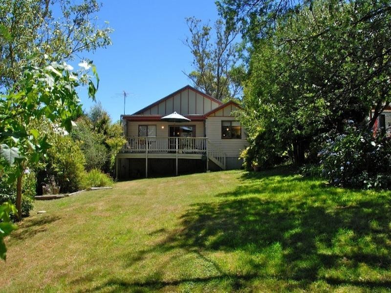 57 Queens Road, Leura NSW 2780