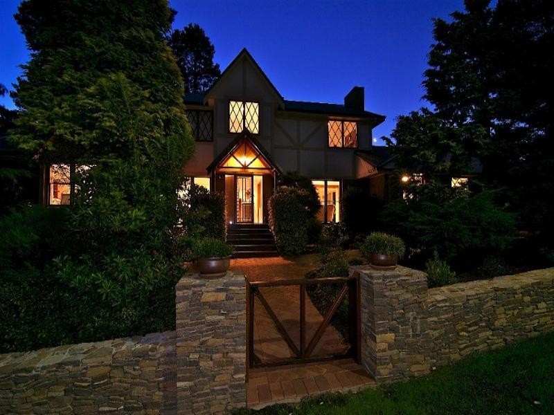 17 Sublime Point Road, Leura NSW 2780