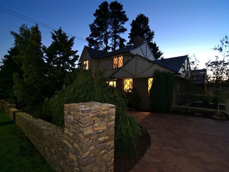 17 Sublime Point Road, Leura NSW 2780