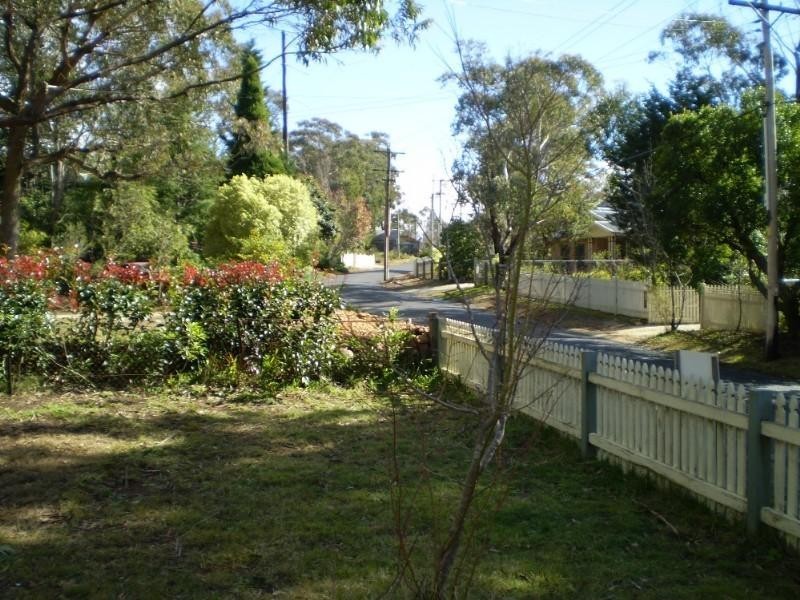 17 Lawson View Parade, Wentworth Falls NSW 2782