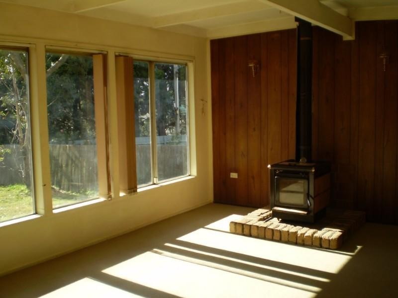 17 Lawson View Parade, Wentworth Falls NSW 2782