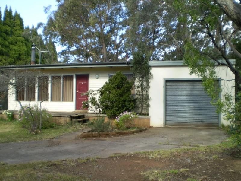 17 Lawson View Parade, Wentworth Falls NSW 2782