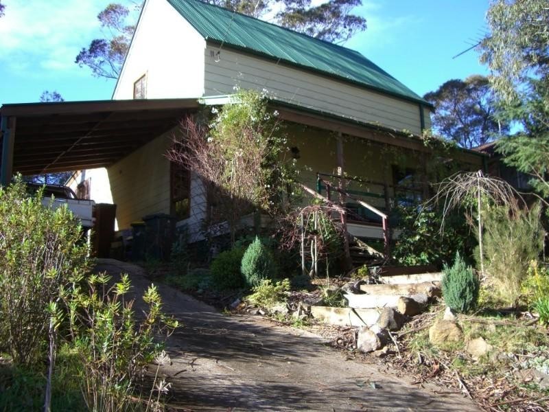 15 Gladstan Avenue, Katoomba NSW 2780