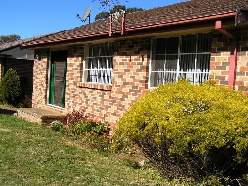 16 Bass Road, Wentworth Falls NSW 2782