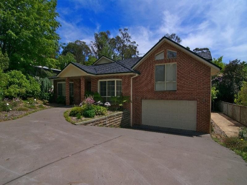 8 Vale Street, Leura NSW 2780