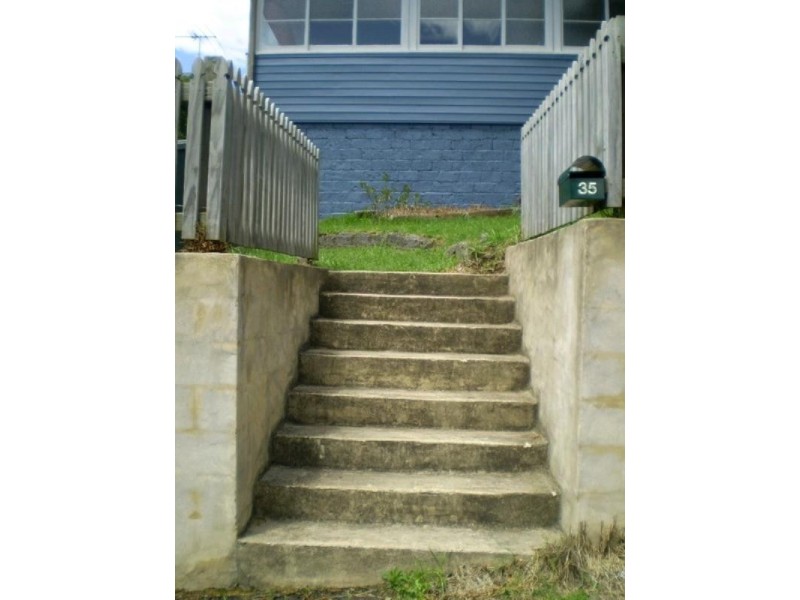 35 Lovel Street, Katoomba NSW 2780