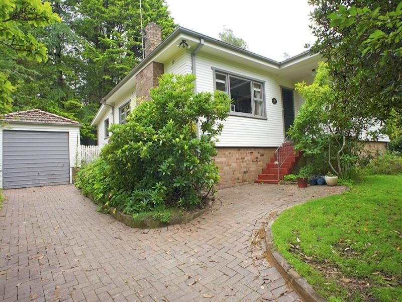 9 Gladstone Road, Leura NSW 2780