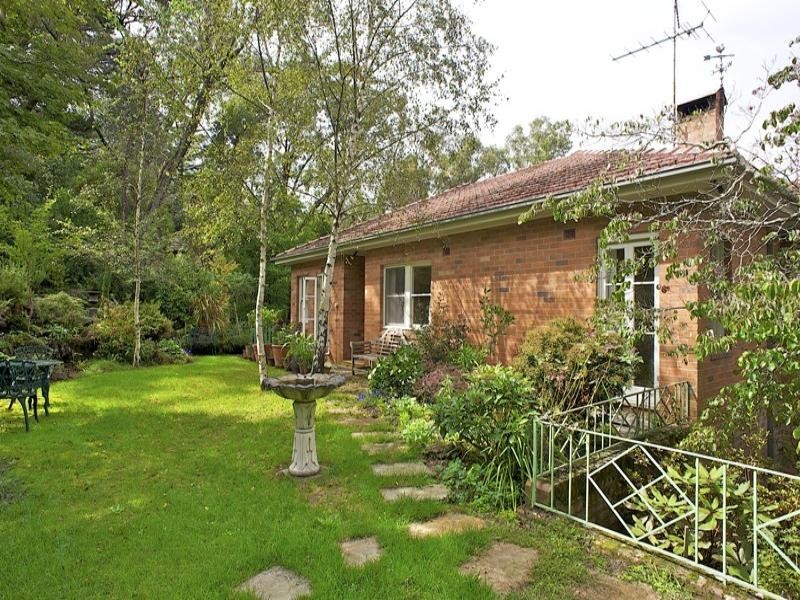 9 Lachlan Avenue, Leura NSW 2780