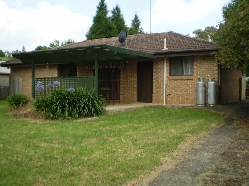 21 Shortland Street, Wentworth Falls NSW 2782