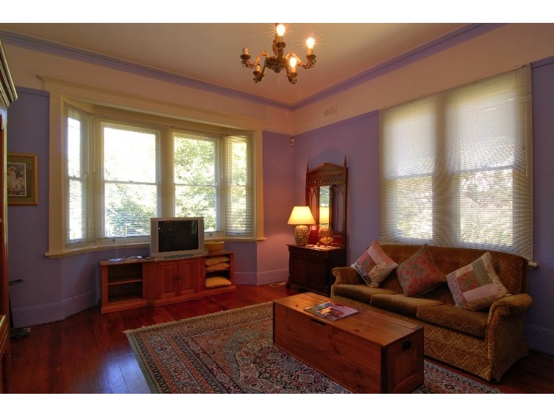 147 Falls Road, Wentworth Falls NSW 2782