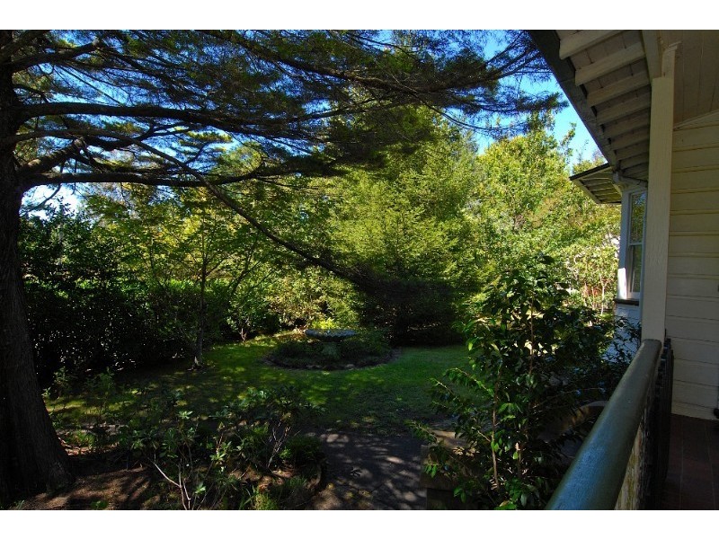 147 Falls Road, Wentworth Falls NSW 2782