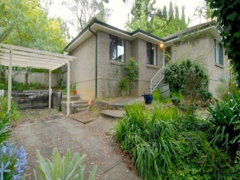 35 Westbourne Avenue, Wentworth Falls NSW 2782