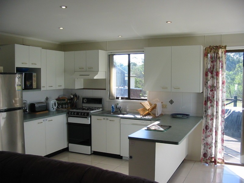 10 Shorelands Drive, Withcott QLD 4352